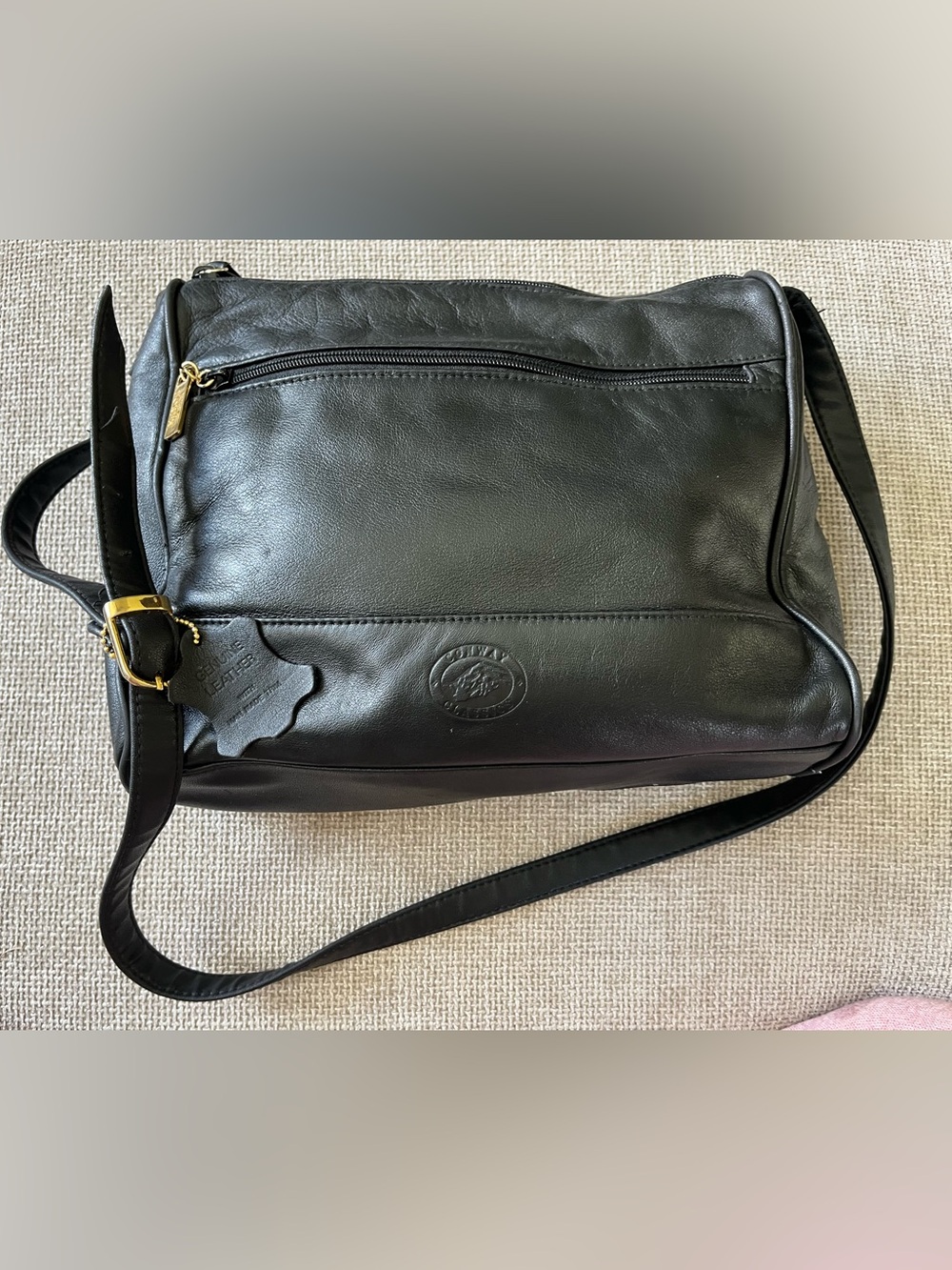 Black Leather Messenger Bag with Adjustable Strap - Classic Everyday Crossbody